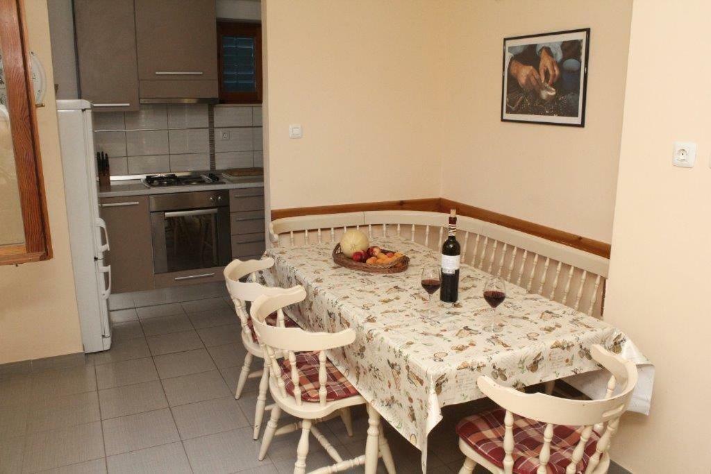 Apartman Morovic Sveti Filip i Jakov Exterior foto